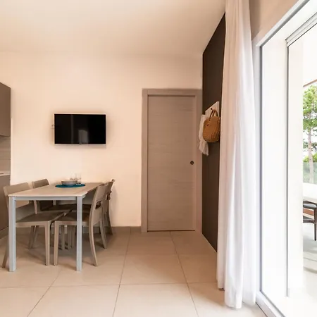 Iris Suite-4 By Interhome Appartement