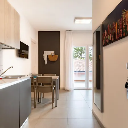 Iris Suite-4 By Interhome 比比翁