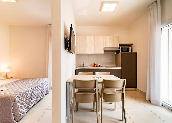 Iris Suite-4 By Interhome