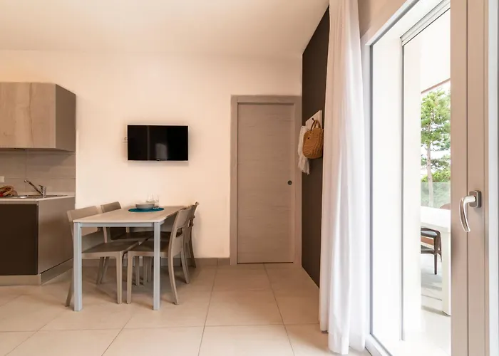 Iris Suite-4 By Interhome Daire